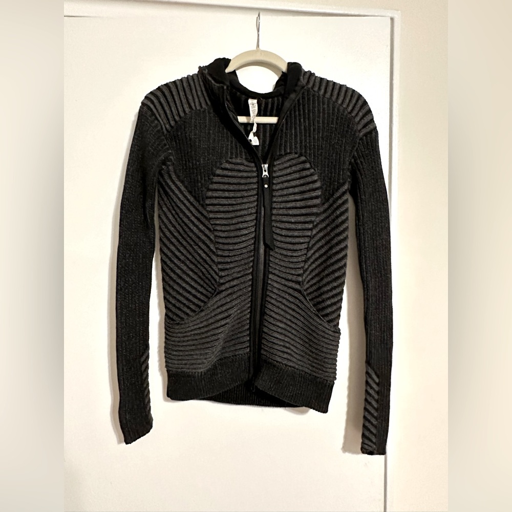 Lululemon gray and black zip up sweater